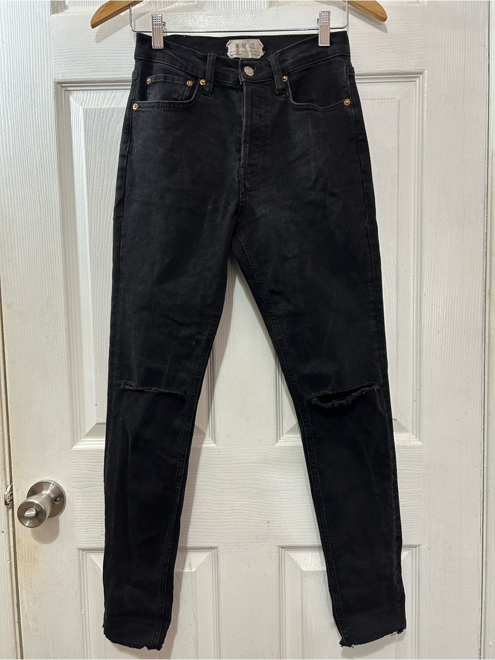 We The Free by Free People Black High Rise Skinny Jeans Distressed Knees Size 26